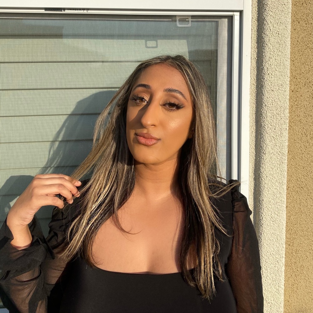 Meet your Posher, Dhanisha